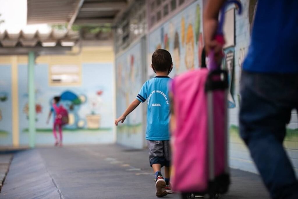 Câmara Legislativa aprova criação do Cartão Uniforme Escolar no DF