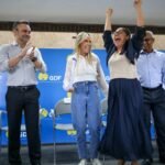 Celina entrega 34 escrituras a igrejas e entidades assistenciais no DF