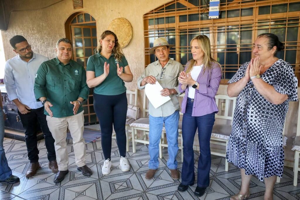 Celina entrega licenças ambientais a produtores de núcleo rural no DF