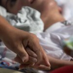 A luta da mãe de gêmeos com doença terminal: “Sem amor, não se vive”