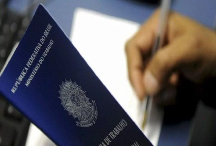 DF tem 792 vagas abertas nesta quinta, com salários de até R$ 3 mil