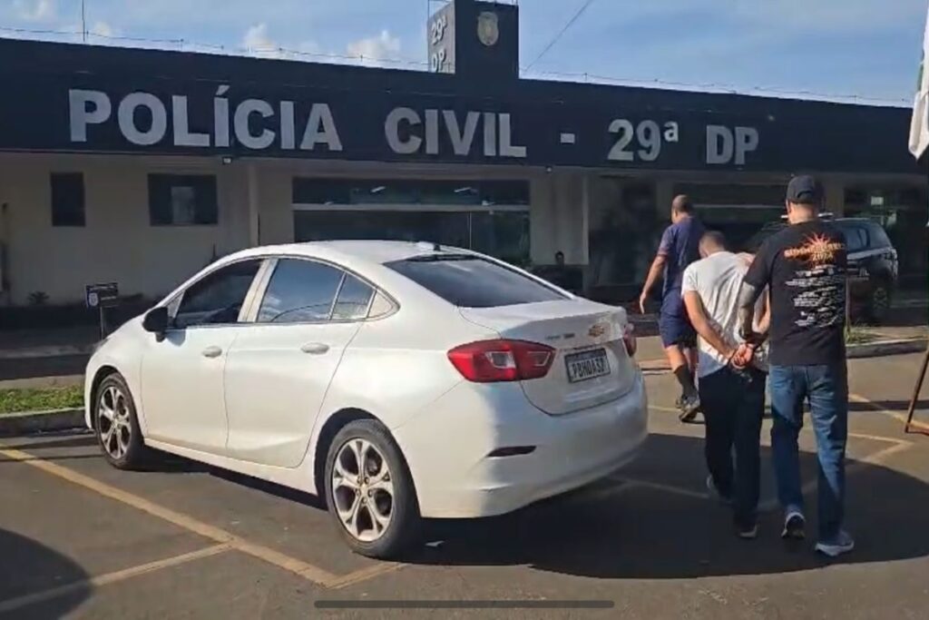 Homem em “saídão” é preso após espancar companheira
