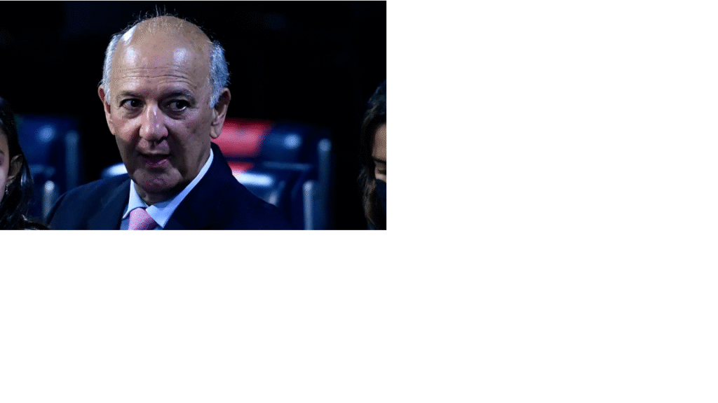 Nem a igreja o absolve: o peso do passado de Arruda em nova tentativa de retorno