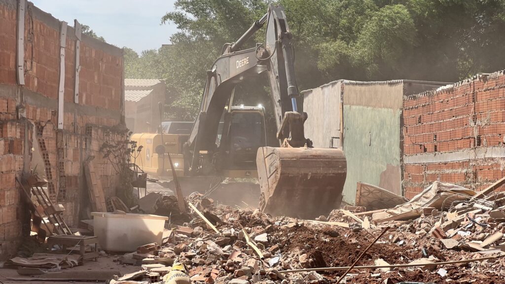 Novo lar transforma vida de família que vivia em área de risco