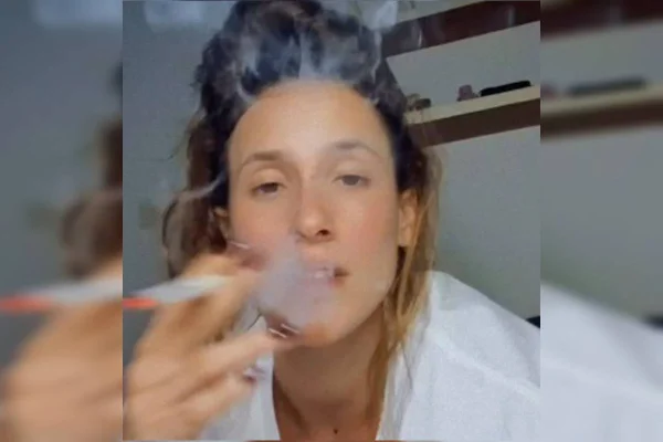 “Quando a vida aperta, eu acendo”: influencer do tráfico mostrava rotina