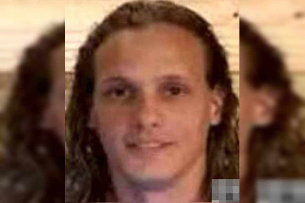 Quem é "Loirinho do CV", ladrão de picape usada para empilhar corpos