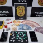 Traficante é presa com 32 porções de cocaína escondidas nas roupas