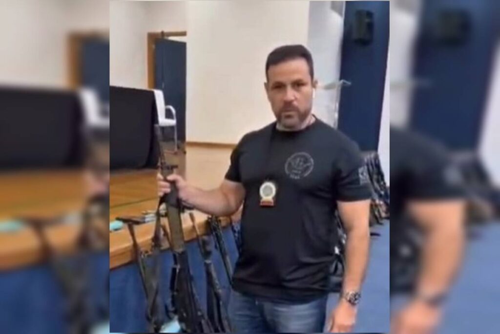 Veja os fuzis internacionais apreendidos em megaoperação contra o CV