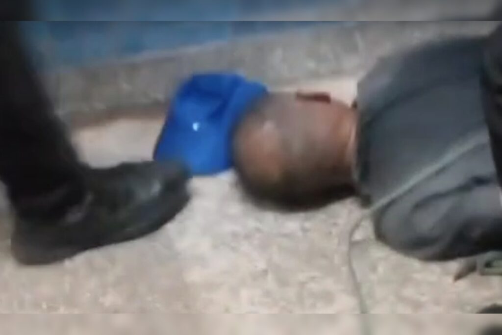 Vídeo: ladrão de celulares é contido por populares em terminal do BRT