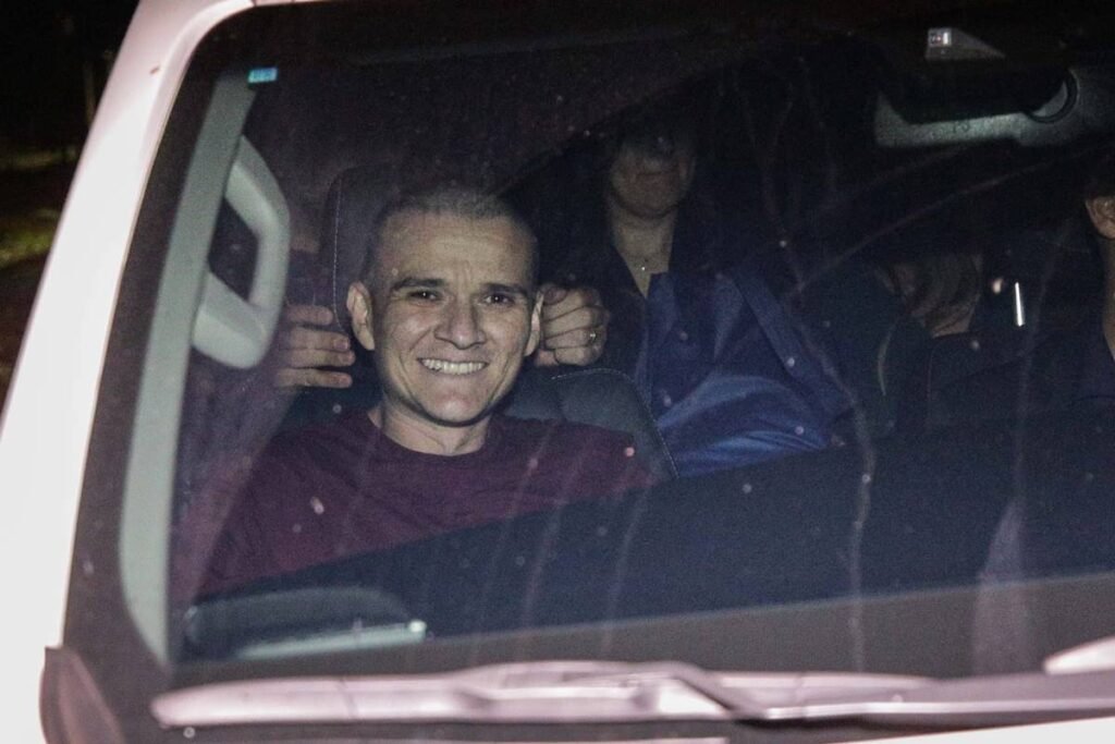 após 15 anos preso, homem inocentado deixa a Papuda