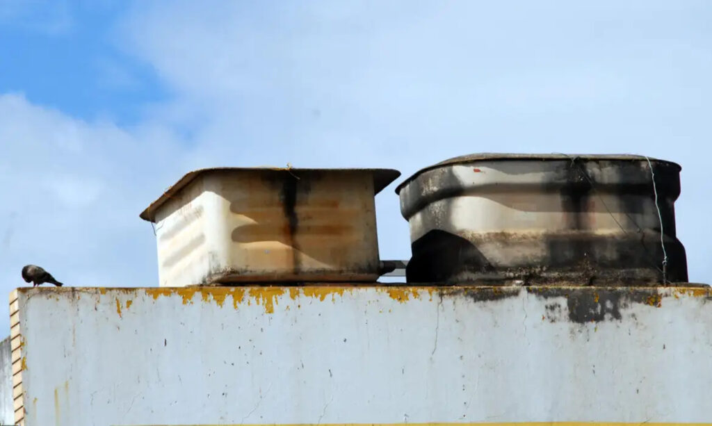 Água desperdiçada no DF poderia encher 121 piscinas olímpicas por dia