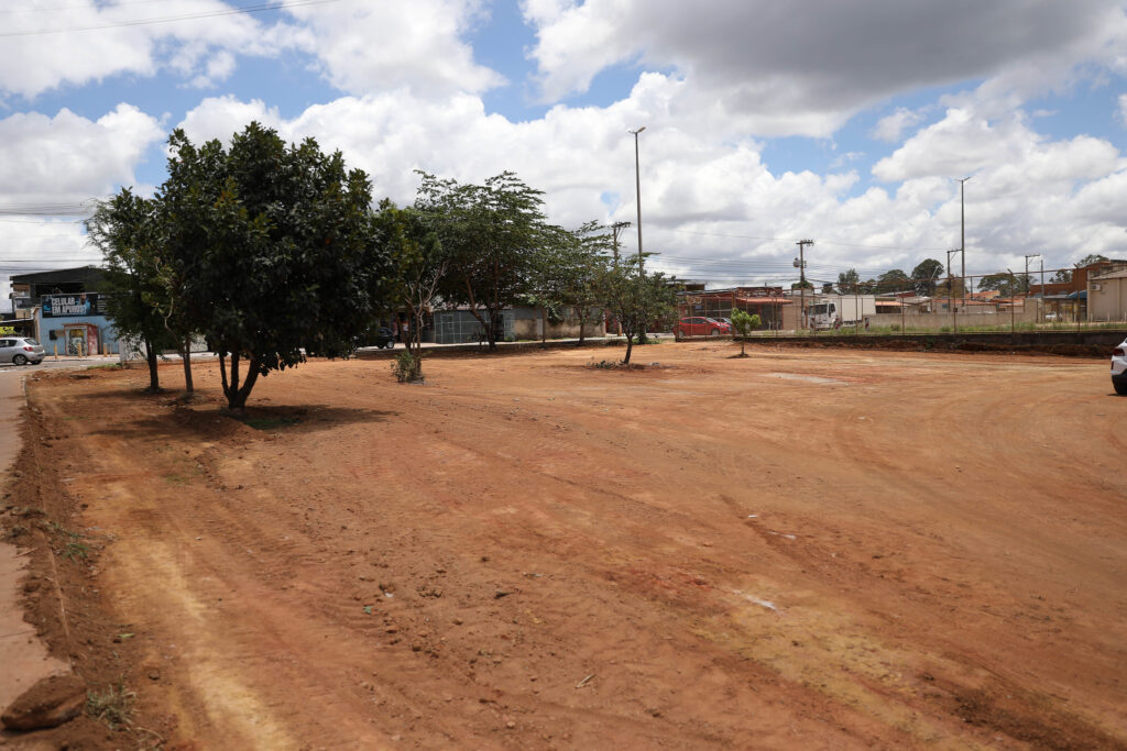 Brazlândia investe em nova área de estacionamento para organizar fluxo na Vila São José