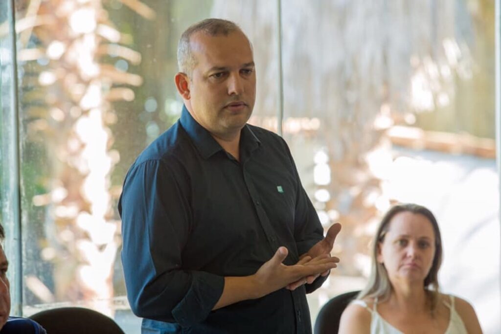 Empresas fantasmas de político réu por lavagem de dinheiro seguem ativas