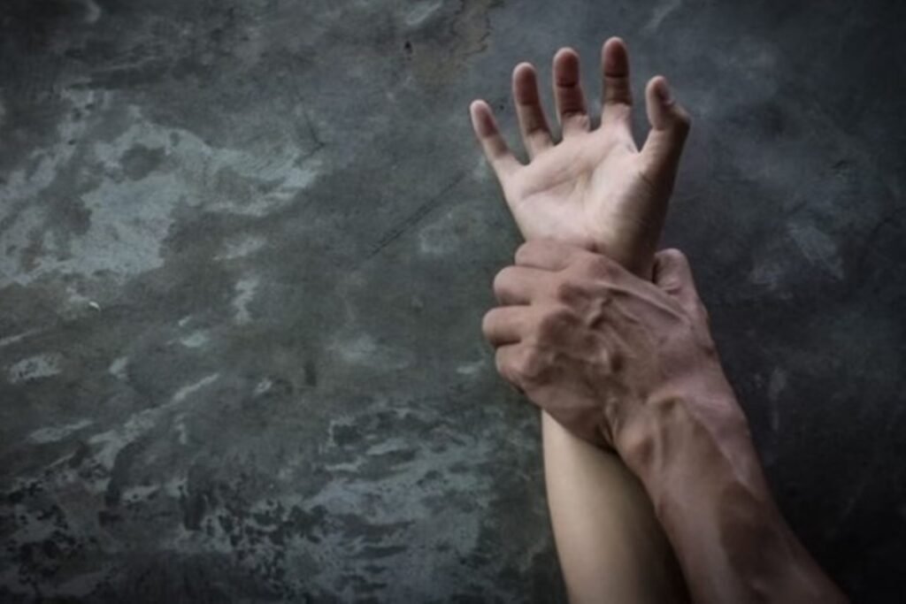 Foragido por estupro é preso após causar confusão em comércio do Guará