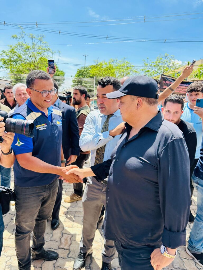 Hospital de São Sebastião sairá do papel em 30 dias, anuncia Ibaneis Rocha