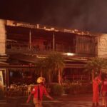 Imagens mostram pagode rolando quando incêndio começou a destruir bar