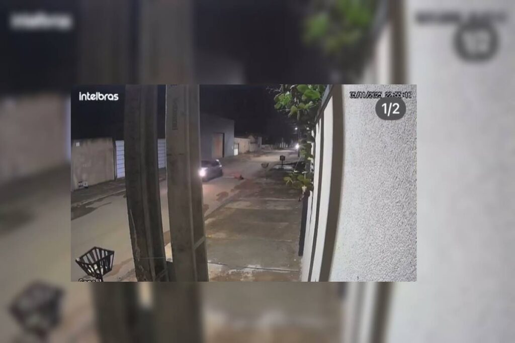 Mulher é agredida, atropelada e arremessada de carro em movimento