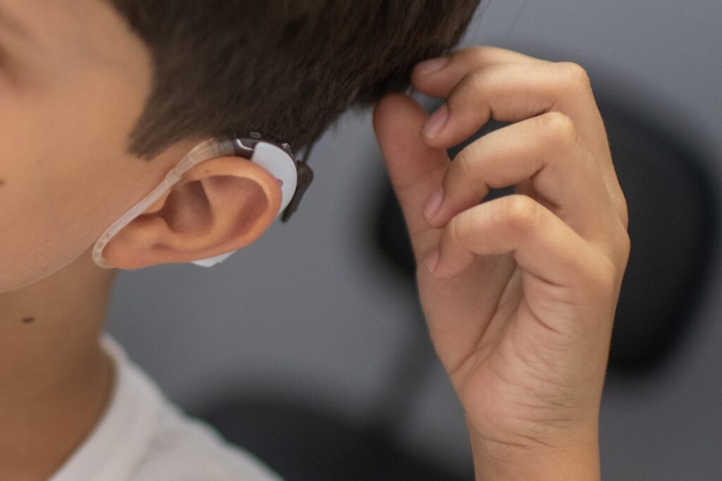 Projeto quer mudar critérios sobre deficiência auditiva no DF. Entenda