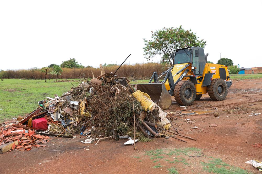SLU retira 280 toneladas de resíduos em ação no Sol Nascente e Park Way