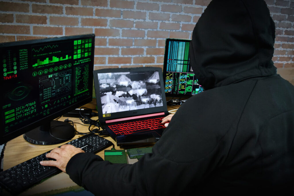 golpistas fingem ser de banco e levam R$ 70 mil de vítima