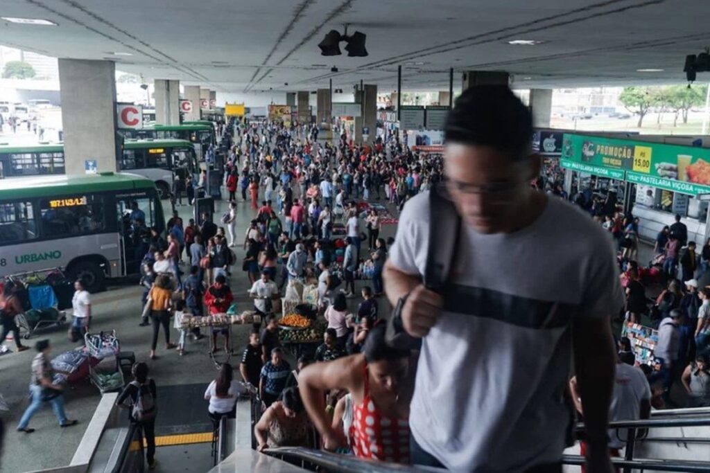 ônibus e metrô terão esquema especial no DF. Veja