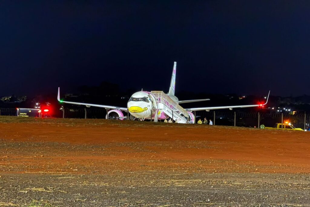 passageira relembra que bilhete em avião deixou tripulação atônita