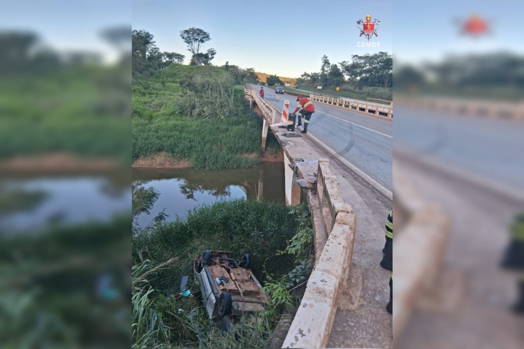 Carro com duas crianças se choca contra mureta e cai de ponte na BR-060