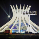 Catedral de Brasília fica no escuro após ser alvo de vandalismo