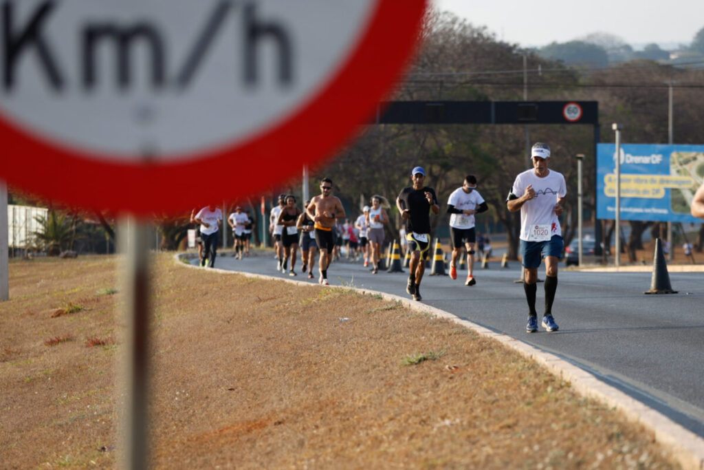 Circuito de corridas altera trânsito neste domingo no DF; veja onde
