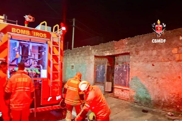 Corpo é encontrado carbonizado após casa pegar fogo no DF
