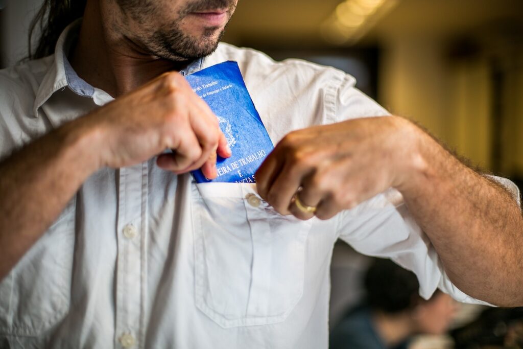 DF tem 527 vagas de emprego nesta terça e salários de até R$ 2,6 mil