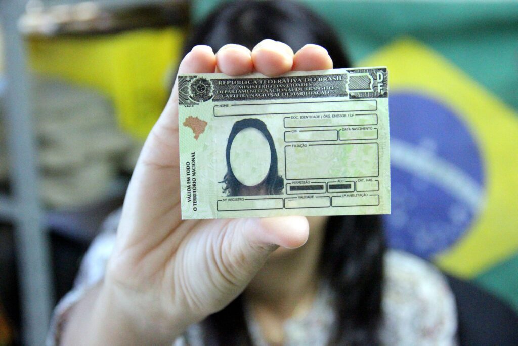 Detran-DF reestrutura processos da CNH e avança na digitalização do serviço