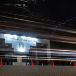 Fotógrafo capta momento exato de raio sobre a PF, onde Bolsonaro está preso