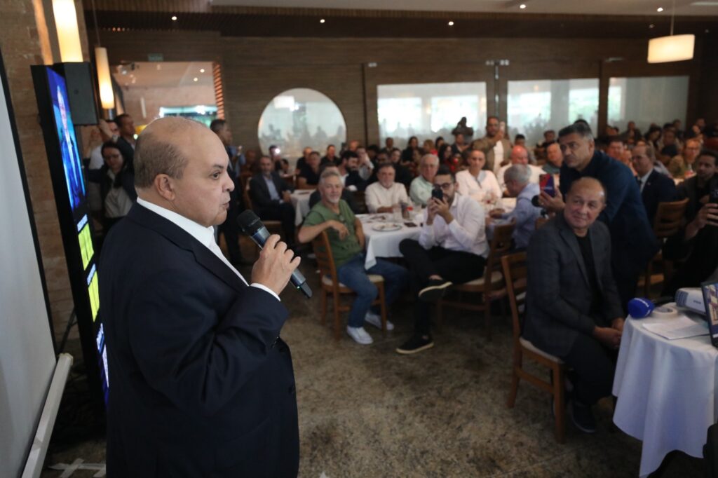 Ibaneis enfatiza transformação de Vicente Pires em encontro com empresários