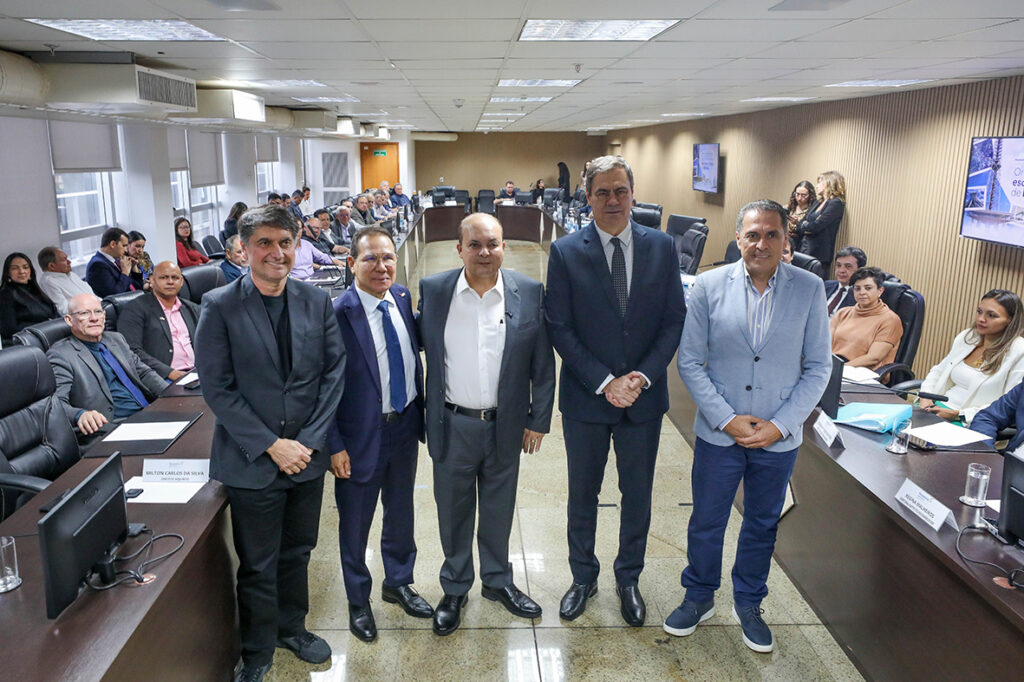 Ibaneis pede apoio do setor produtivo ao apresentar novo presidente do BRB