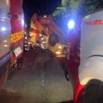 Motorista capota carro e fica preso às ferragens em área nobre do DF