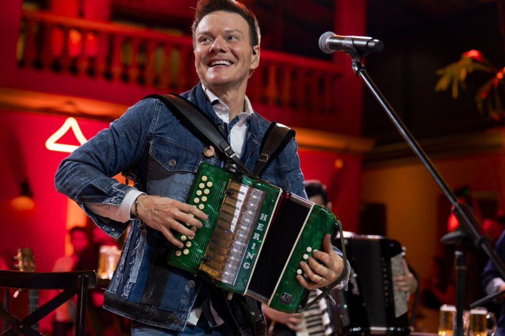 Nosso Natal 2025 recebe Michel Teló em show gratuito nesta sexta