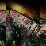 Ônibus com 22 passageiros capota na BR-060 e deixa ao menos 10 feridos