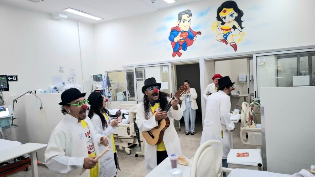 Ação de humanização leva música e sorrisos ao Hospital Regional de Santa Maria