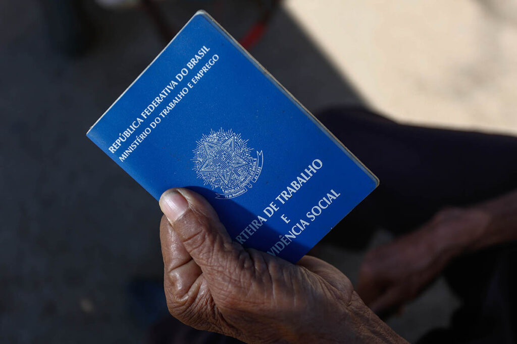 Agências do Trabalhador encerram a semana com 573 vagas de emprego no DF