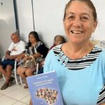 Novo modelo da caderneta da Pessoa Idosa promete facilitar cuidados e monitoramento da saúde