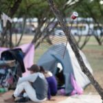 Pessoas em situação de rua terão cargos comissionados no GDF; entenda
