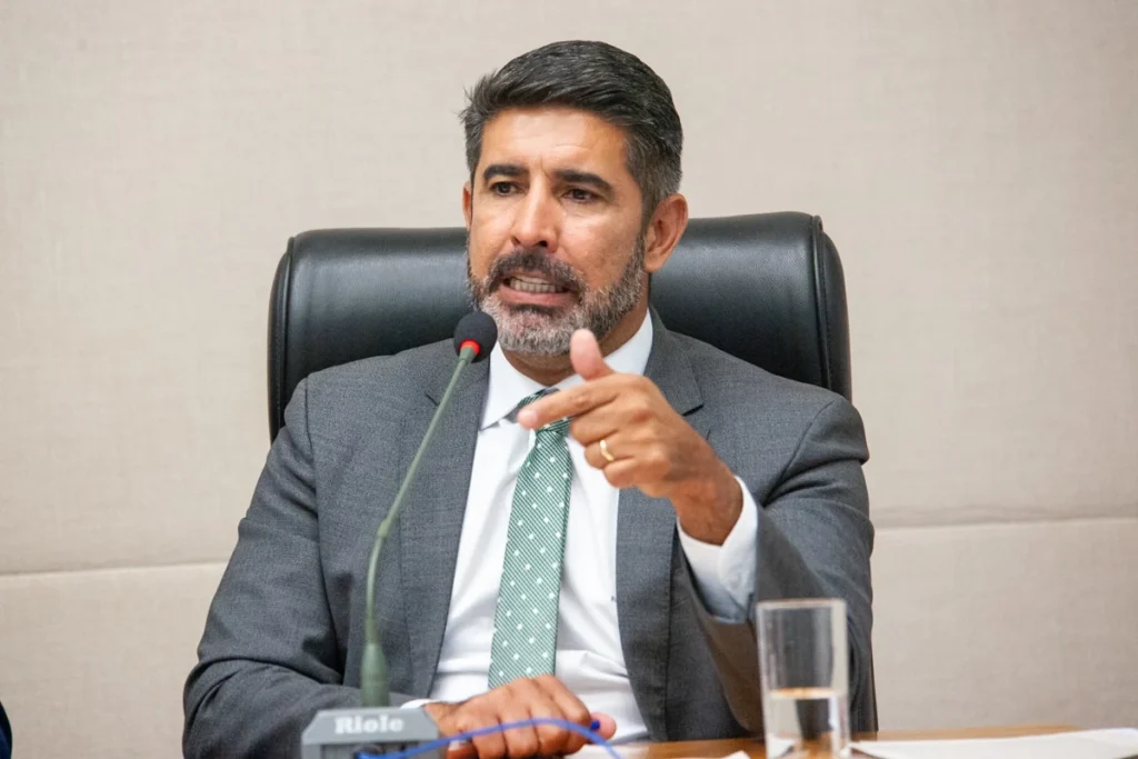 Roosevelt Vilela propõe medidas para reforçar segurança das mulheres no transporte público do DF