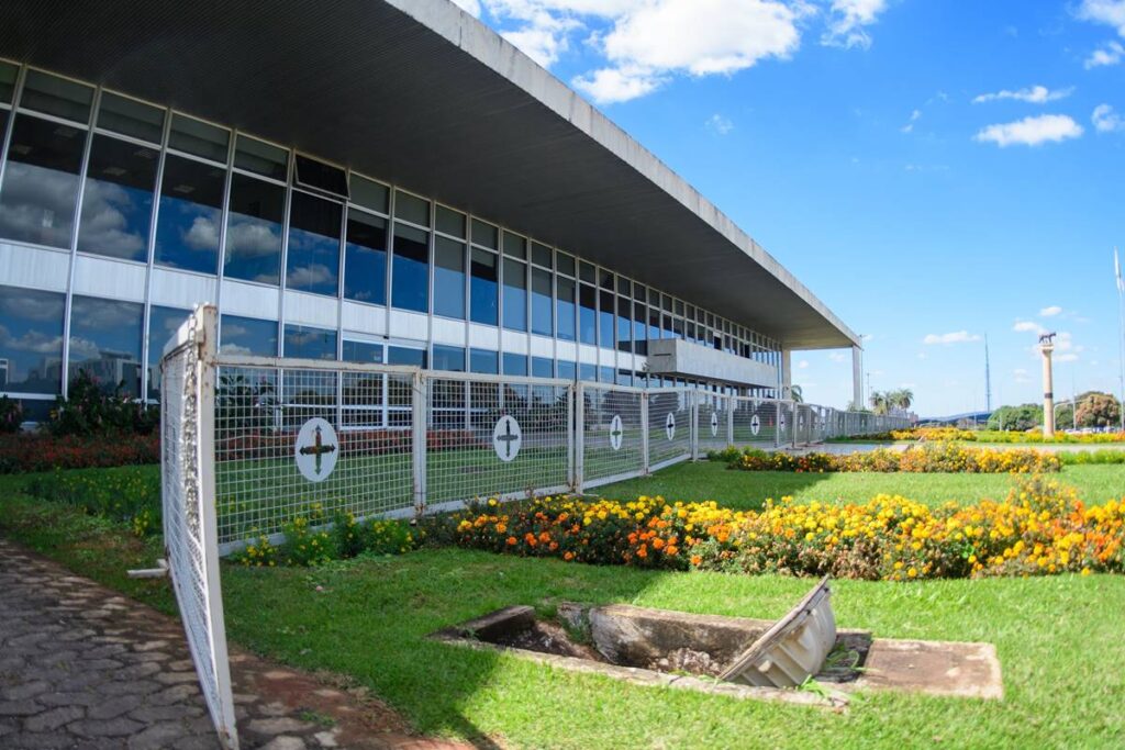 Sexta (2/1) será ponto facultativo no GDF, mas não no governo federal