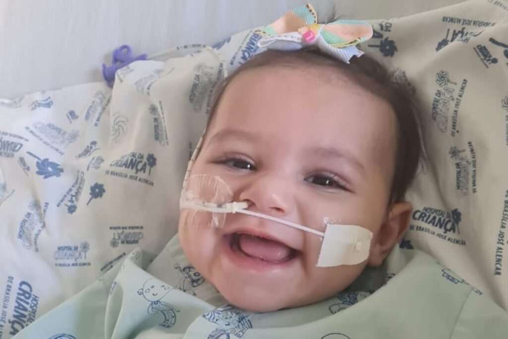 precisando de cirurgia, menina de 2 anos corre risco